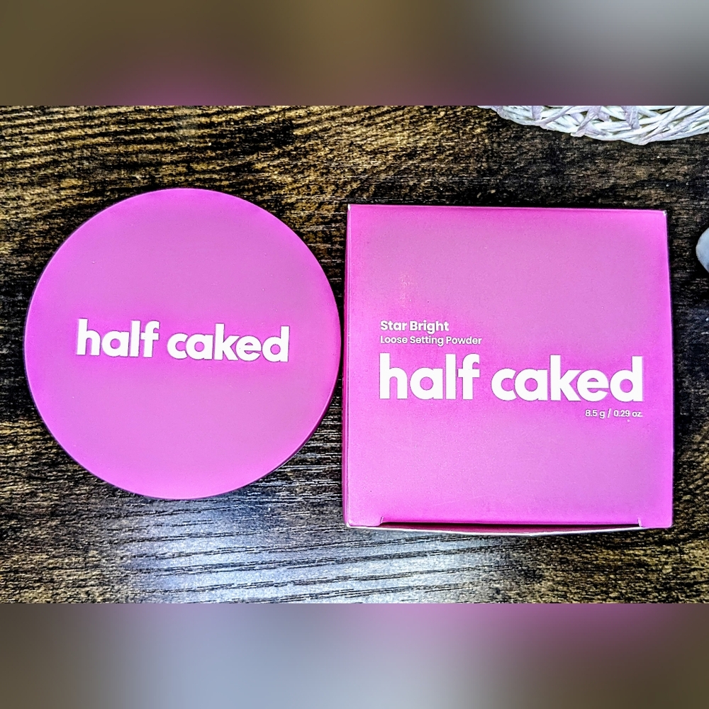 HALF CAKED Star Bright Loose Setting PowderColor: Translucent - Picture 13 of 16
